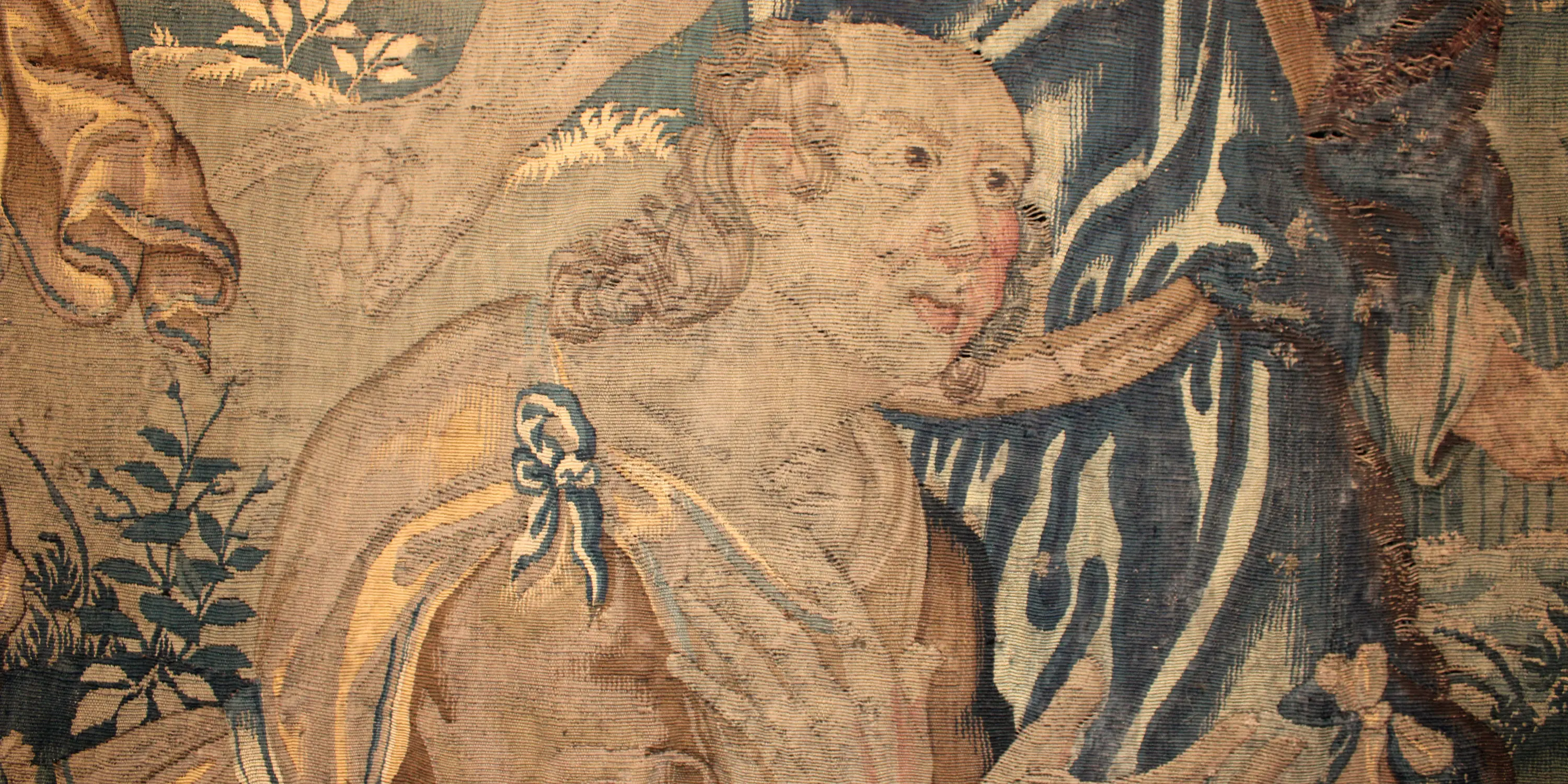 Détail de la tapisserie du Cycle d’Alexandre le Grand, tissée à Audenarde à la fin du XVIe siècle et exposée dans la salle des Chevaliers du château de Reinhardstein, représentant Sisygambis implorant la clémence d’Alexandre III pour sa famille captive à l’issue de la bataille d’Issos.